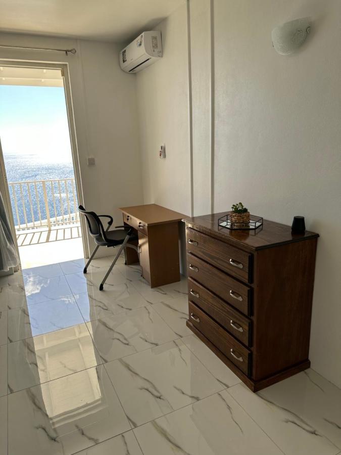 Eldorado Guesthouse & Car Rental 로조 외부 사진