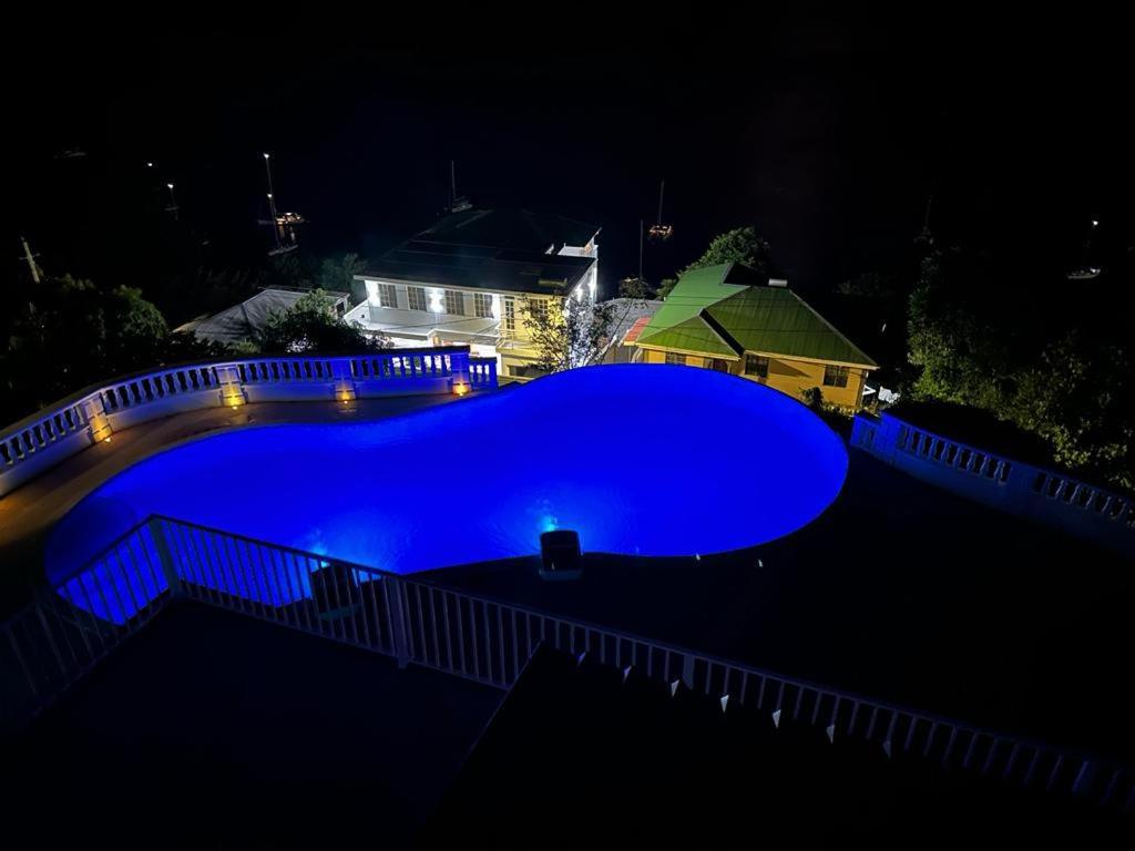 Eldorado Guesthouse & Car Rental 로조 외부 사진