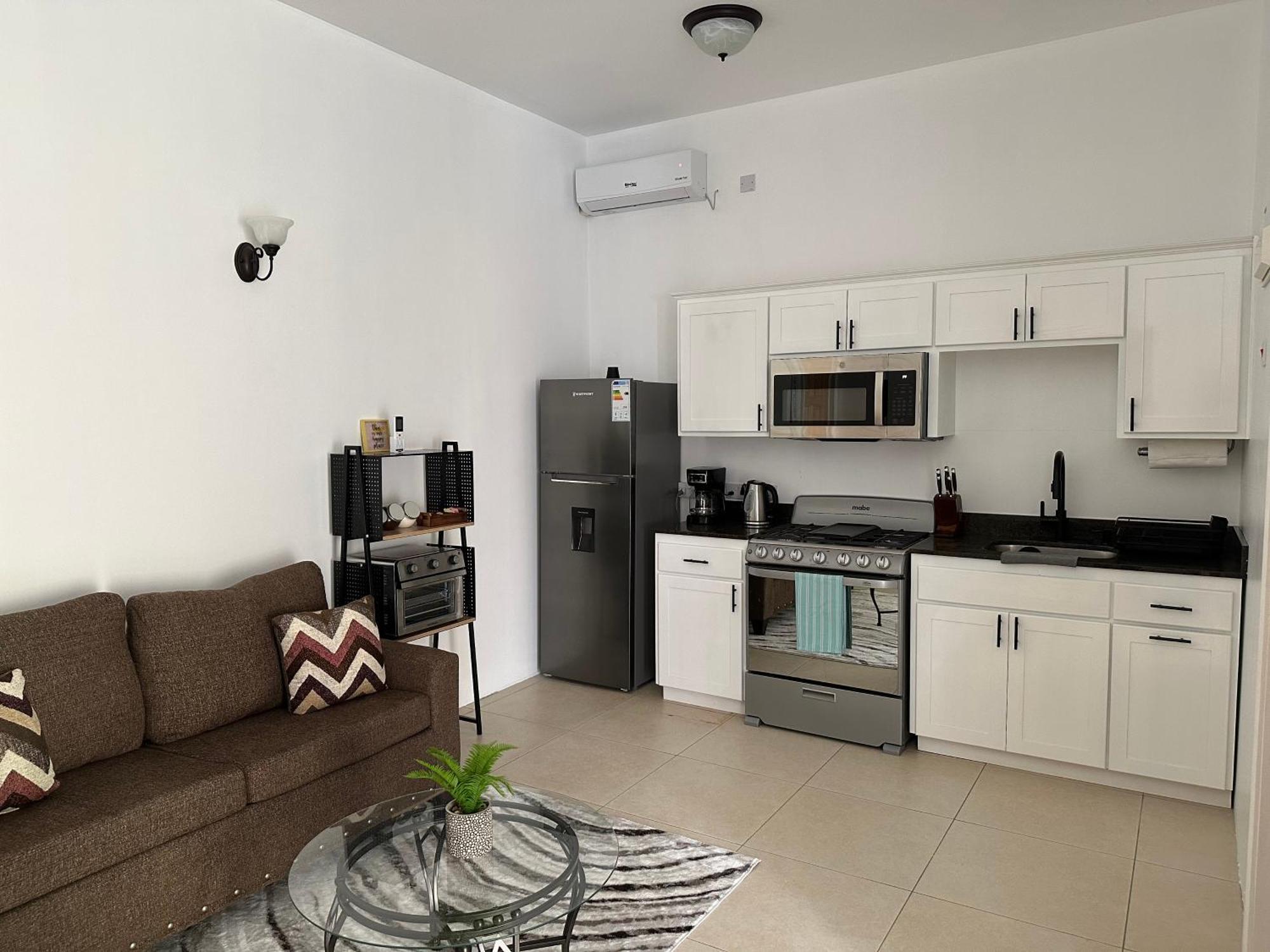 Eldorado Guesthouse & Car Rental 로조 외부 사진