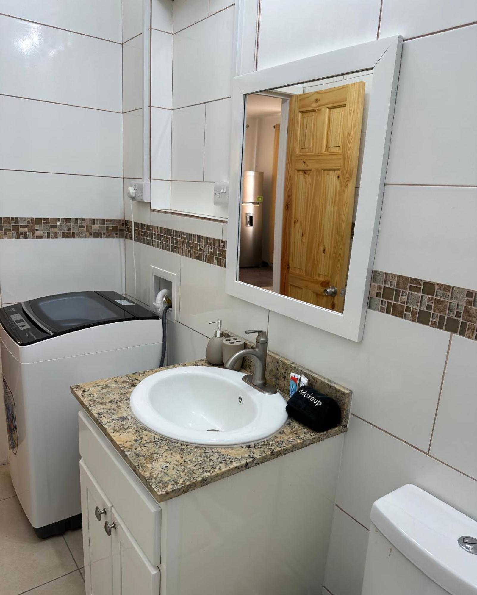 Eldorado Guesthouse & Car Rental 로조 객실 사진